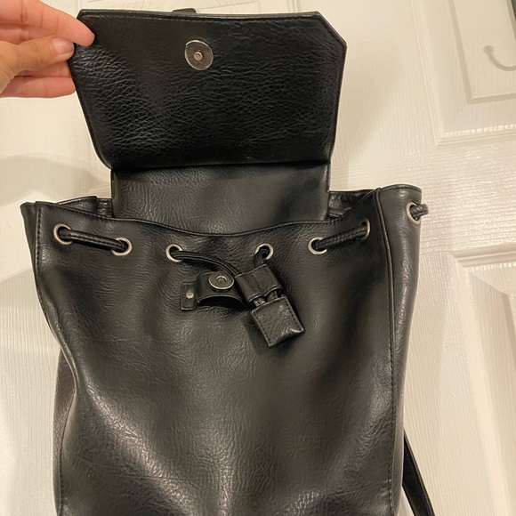 Matt & Nat Backpack - Picture 6 of 9